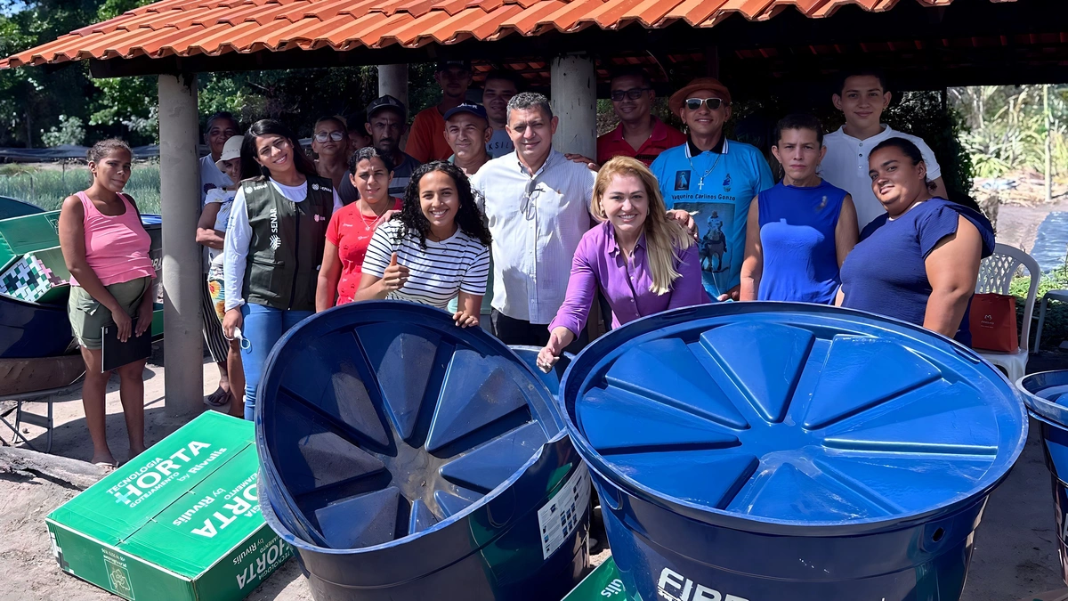 Entrega de kits de irrigação em José de Freitas