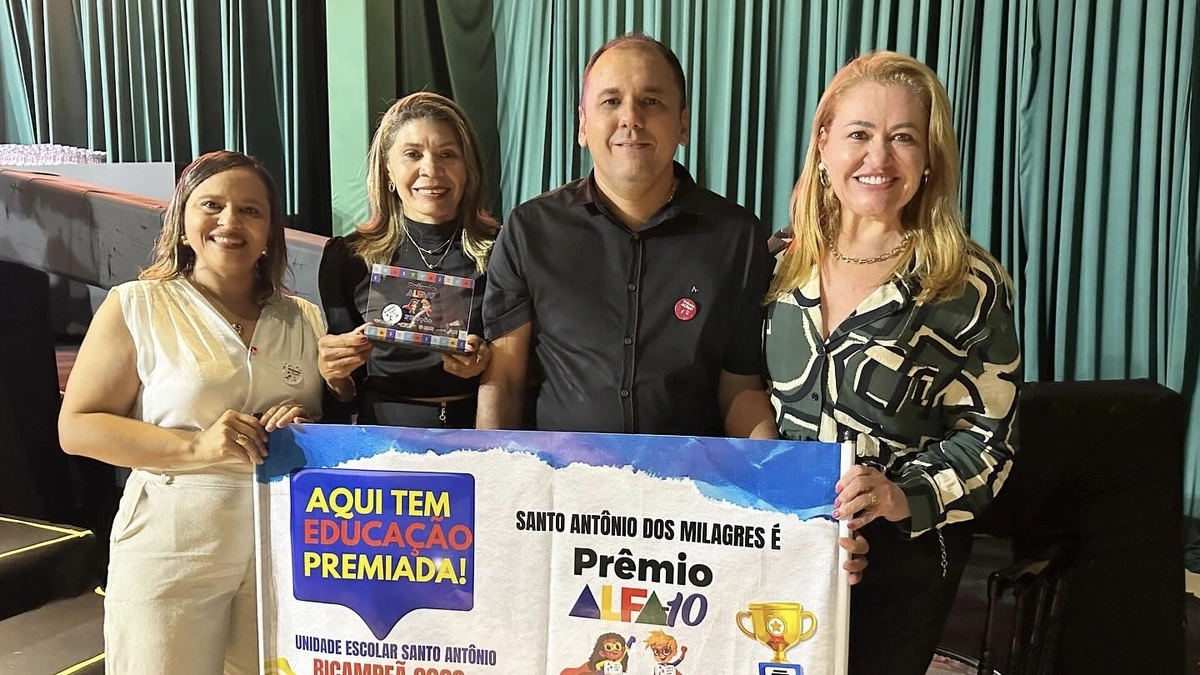 Deputada Simone com equipe de Santo Antônio dos Milagres