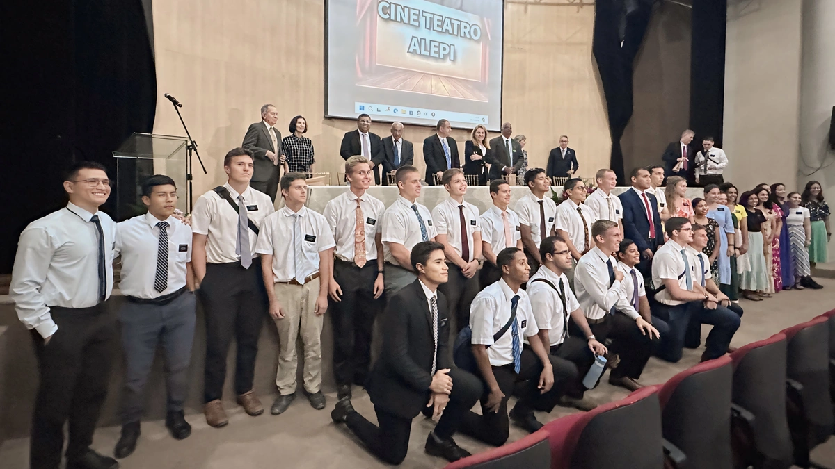 Sessão Solene pelos 40 anos de A Igreja de Jesus Cristo dos Santos dos Últimos Dias