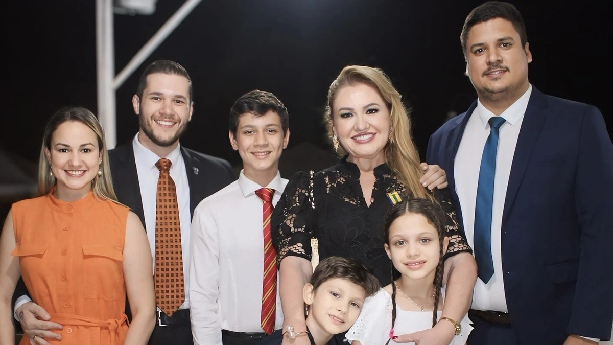 Deputada Simone Pereira e família