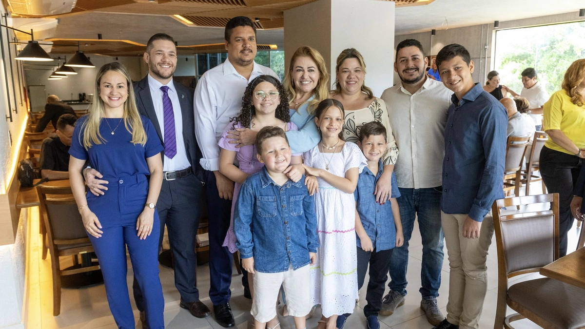 Deputada Simone e família na cerimônia de posse