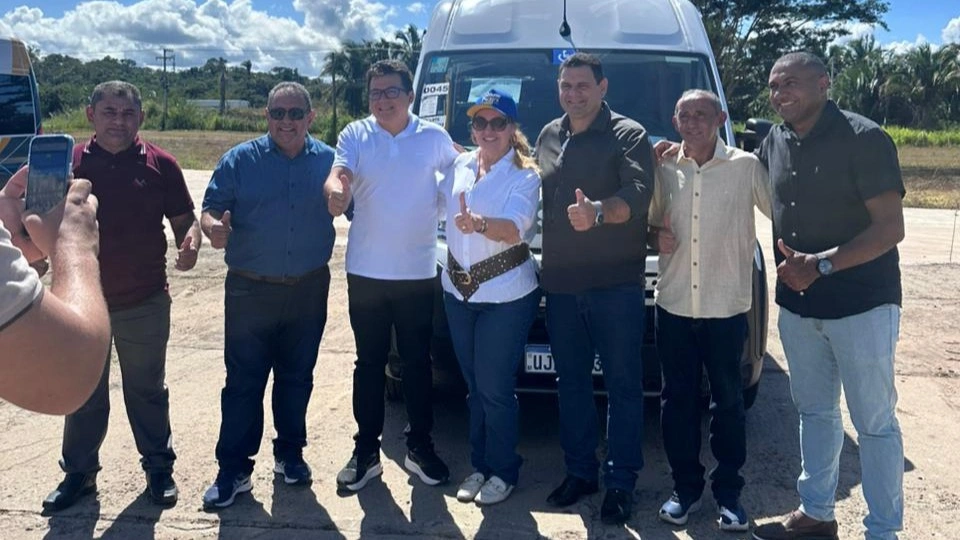 Entrega de equipamentos para municípios piauienses
