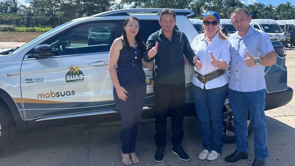 Entrega de equipamentos para municípios piauienses