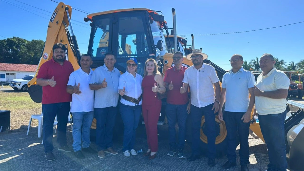 Entrega de equipamentos para municípios piauienses