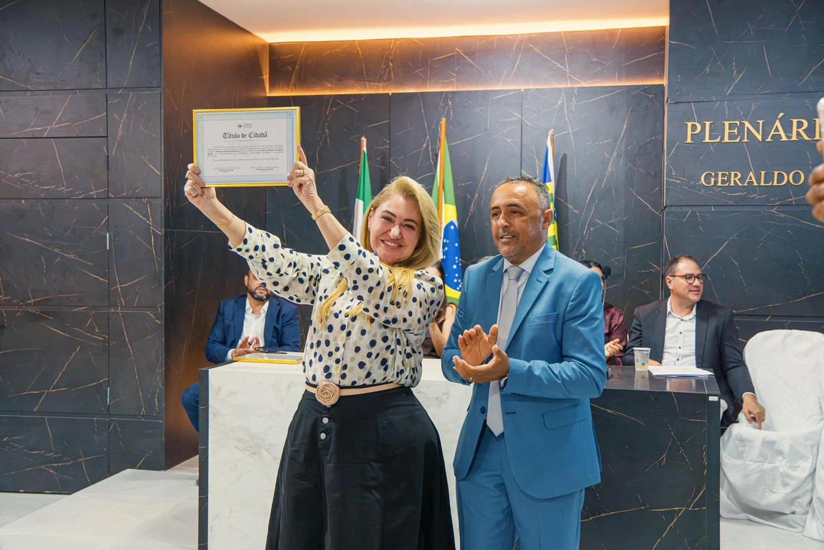 Simone Pereira recebe Título de Cidadã Inhumense